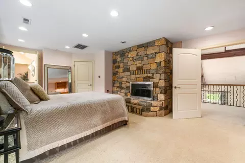 Bedroom - 1707 Hyatts Rd, Delaware, OH 43015 photo 2 of 4