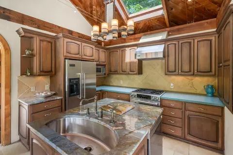 Kitchen - 1707 Hyatts Rd, Delaware, OH 43015 photo 6 of 6