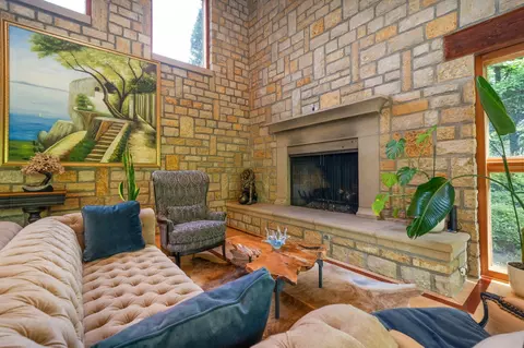 Living - 1707 Hyatts Rd, Delaware, OH 43015 photo 3 of 7