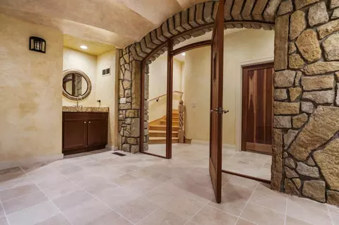 Entry Way - 1707 Hyatts Rd, Delaware, OH 43015 photo 11 of 11