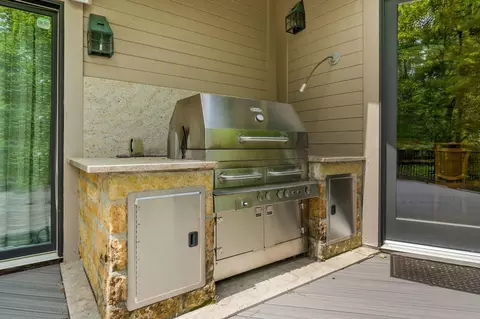 Exterior - 1707 Hyatts Rd, Delaware, OH 43015 photo 21 of 35