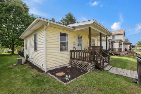 95 S Pembroke Ave, Zanesville, OH 43701