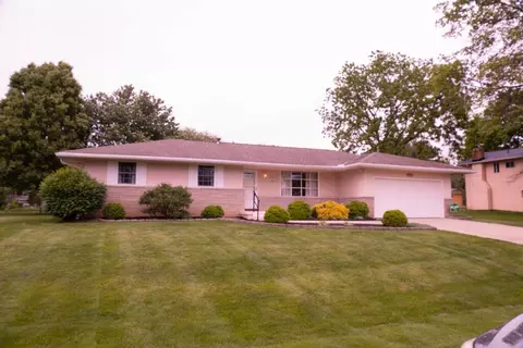6174 Chinaberry Dr, Columbus, OH 43213