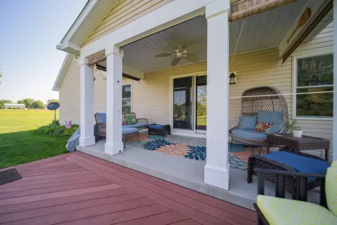 Exterior - 25885 Shoemaker Rd, Circleville, OH 43113 photo 8 of 23