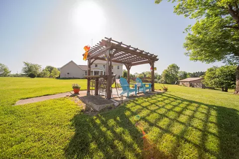 Exterior - 25885 Shoemaker Rd, Circleville, OH 43113 photo 11 of 23