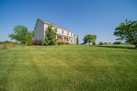 Exterior - 25885 Shoemaker Rd, Circleville, OH 43113 photo 5 of 23