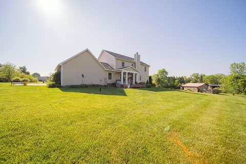 Exterior - 25885 Shoemaker Rd, Circleville, OH 43113 photo 17 of 23