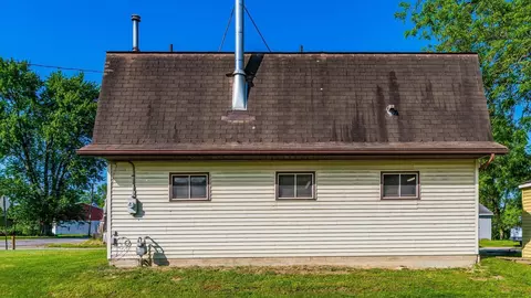 Exterior - 113 E 2nd St, Hebron, OH 43025 photo 8 of 9