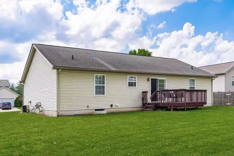 Exterior - 1950 Patrick Dr E, Newark, OH 43055 photo 5 of 5