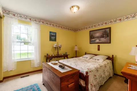 Bedroom - 1950 Patrick Dr E, Newark, OH 43055 photo 3 of 5