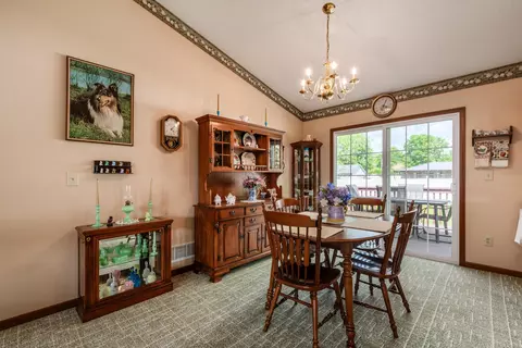 Dining - 1950 Patrick Dr E, Newark, OH 43055 photo 1 of 2