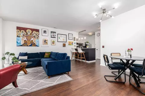 24 W Russell St, Columbus, OH 43215