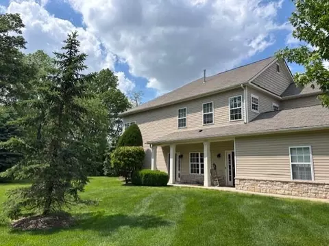 9069 Polaris Lakes Dr, Columbus, OH 43240