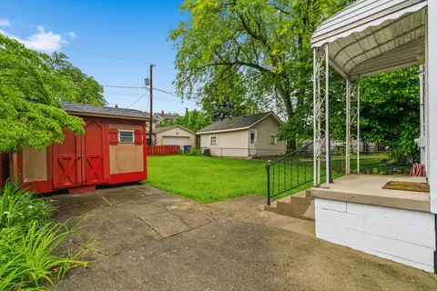 Exterior - 22 E Como Ave, Columbus, OH 43202 photo 2 of 9
