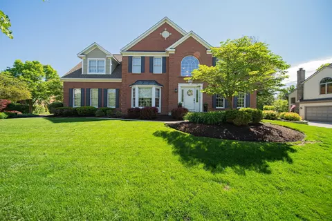 5498 Fawnbrook Ln, Dublin, OH 43017