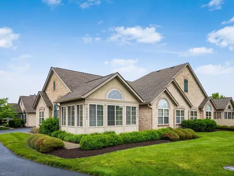 4354 Crimson Maple Ln, Westerville, OH 43082