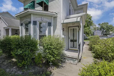 Exterior - 325 E Walnut St, Lancaster, OH 43130 photo 4 of 12