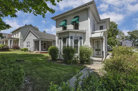 Exterior - 325 E Walnut St, Lancaster, OH 43130 photo 2 of 12