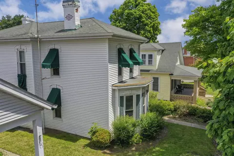 Exterior - 325 E Walnut St, Lancaster, OH 43130 photo 11 of 12