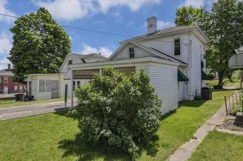 Exterior - 325 E Walnut St, Lancaster, OH 43130 photo 7 of 12