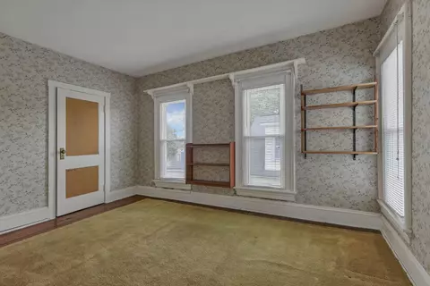 Bedroom - 325 E Walnut St, Lancaster, OH 43130 photo 6 of 6
