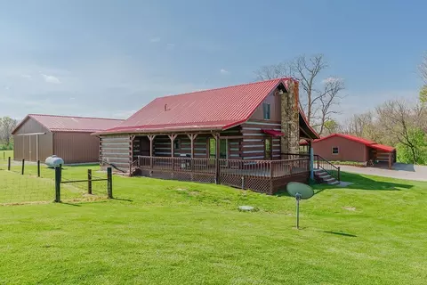 325 Ackley Rd, Frankfort, OH 45628