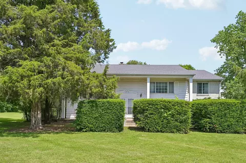 9462 Alkire Rd, Grove City, OH 43123