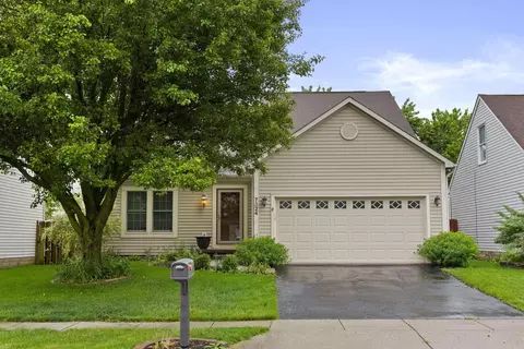 7324 Emerald Tree Dr, Canal Winchester, OH 43110