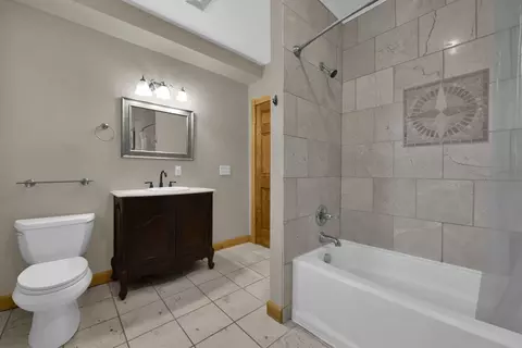 Bath - 29 E 2nd Ave, Columbus, OH 43201 photo 2 of 4