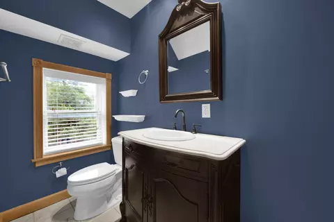 Bath - 29 E 2nd Ave, Columbus, OH 43201 photo 3 of 4