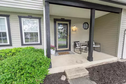 160 Kettering Bnd, Delaware, OH 43015 photo 3