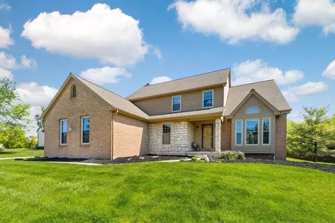 9472 Haaf Farm Dr, Pickerington, OH 43147