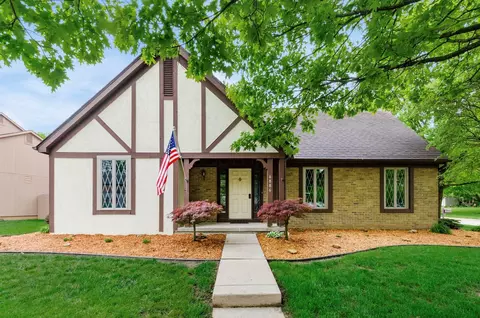 6886 Lakebrook Blvd, Columbus, OH 43235