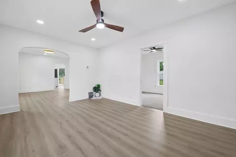 Entry Way - 280 Nye St, Marion, OH 43302 photo 2 of 4