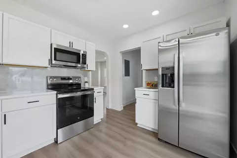 Kitchen - 280 Nye St, Marion, OH 43302 photo 3 of 3