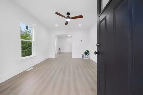 Entry Way - 280 Nye St, Marion, OH 43302 photo 1 of 4