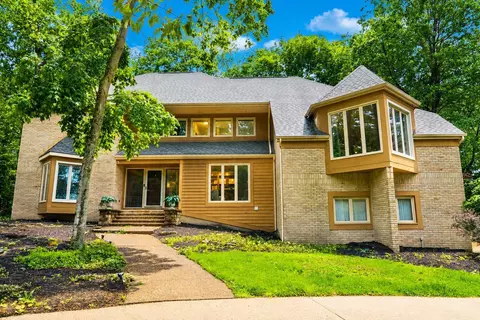 455 Delegate Dr, Columbus, OH 43235