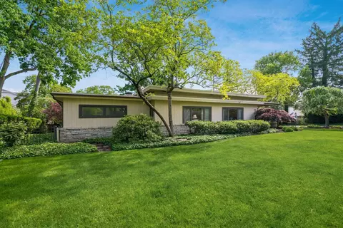 2511 Edington Rd, Columbus, OH 43221