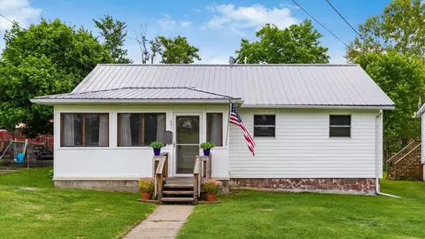 431 Swigart St, New Lexington, OH 43764