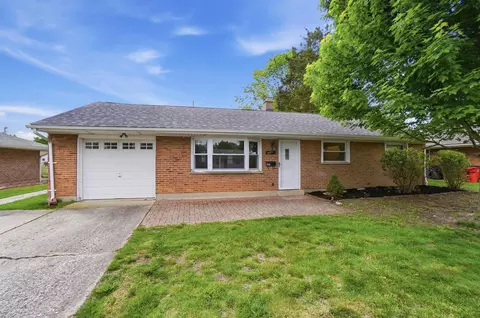 4330 Ashgrove Dr, Grove City, OH 43123