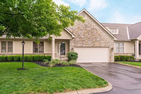 7943 Linksview Cir, Westerville, OH 43082