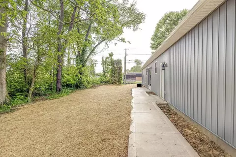 Exterior - 228 E Walnut Street Ext, Danville, OH 43014 photo 5 of 20