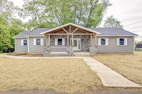 Exterior - 228 E Walnut Street Ext, Danville, OH 43014 photo 2 of 20