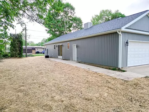 Exterior - 228 E Walnut Street Ext, Danville, OH 43014 photo 14 of 20