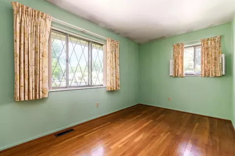 Bedroom - 2928 N Gresham Rd, Columbus, OH 43204 photo 5 of 7