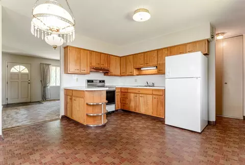 Kitchen - 2928 N Gresham Rd, Columbus, OH 43204 photo 1 of 3