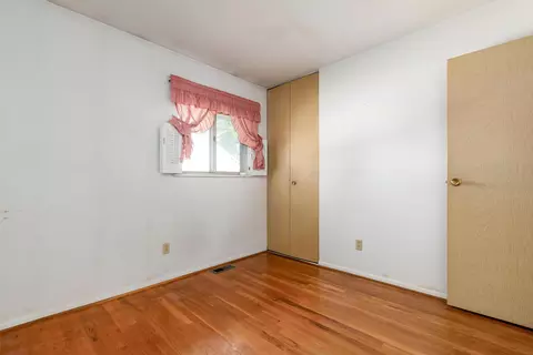Bedroom - 2928 N Gresham Rd, Columbus, OH 43204 photo 3 of 7