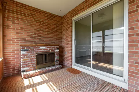 Exterior - 2928 N Gresham Rd, Columbus, OH 43204 photo 5 of 7