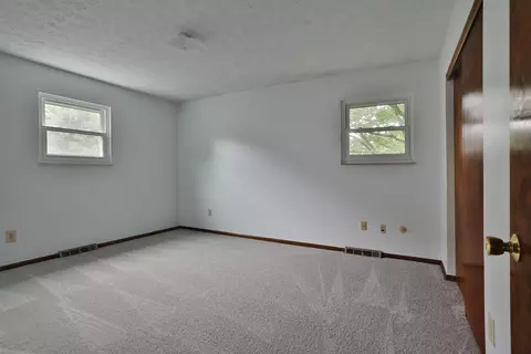 4875 Widner St, Columbus, OH 43220 photo 25