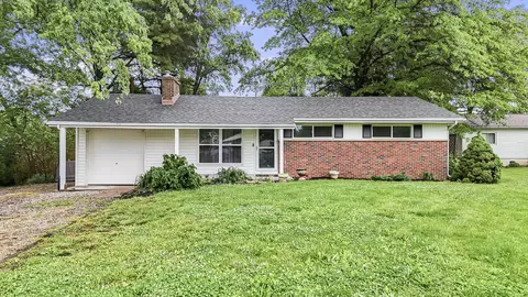 43 Sycamore Creek Rd SW, Pataskala, OH 43062